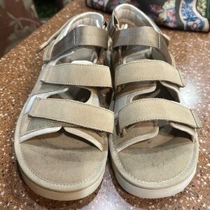 Ugg Goldencoast Multistrap size 12